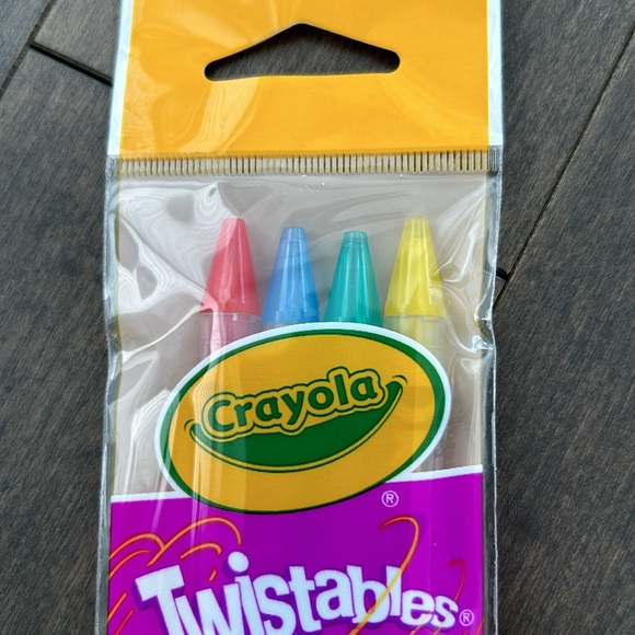CRAYOLA Super Tips Markers, Twistable Pencil Crayon Bundle, Colouring Art Craft - Picture 4 of 4